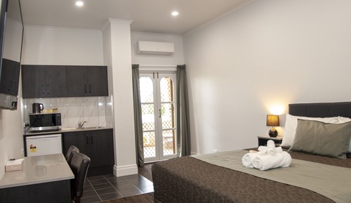 Standard Room, Non Smoking (Queen Suite)