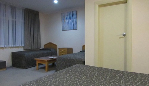 Family Room (sleeps 4)