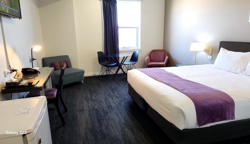 Deluxe King Room