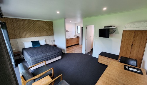 Superior Studio, 1 Queen Bed, Non Smoking, Kitchenette