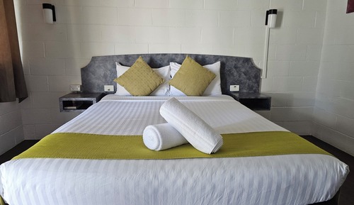 Deluxe Queen Room