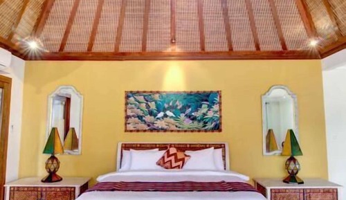 Suite, Pool View