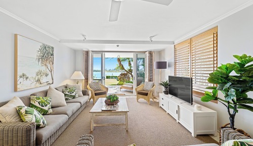 Three Bedroom Two Bathroom Ground Floor Apartment with River View