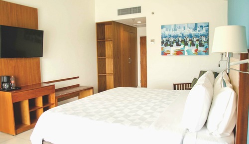 Standard Room, 1 King Bed
