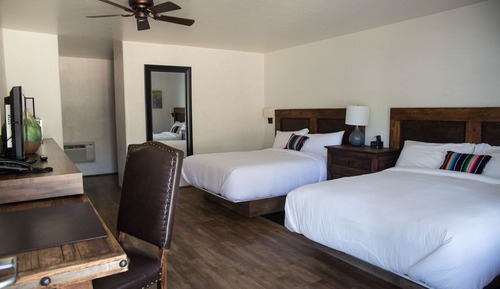 Deluxe Room, 2 Queen Beds, Non Smoking
