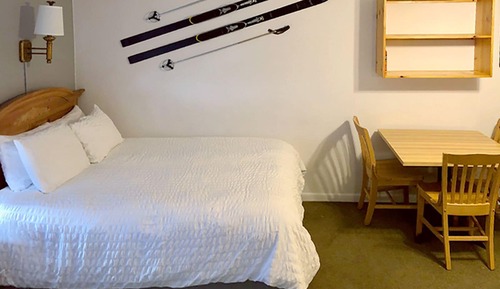 Mid Floor Room