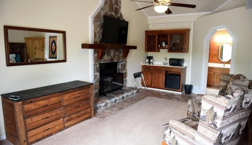 Honeymoon Room, Jetted Tub