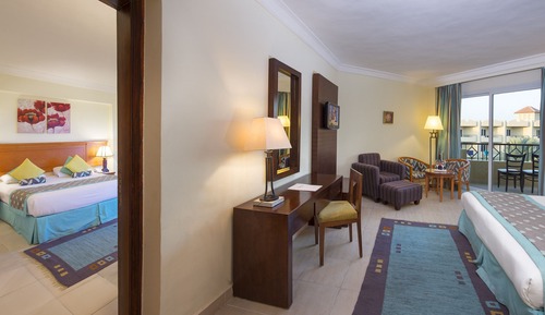 Family Room, 2 Bedrooms, Pool View