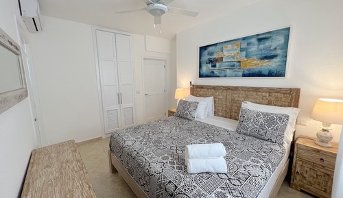 Deluxe Condo, 2 Bedrooms, Pool View, Poolside