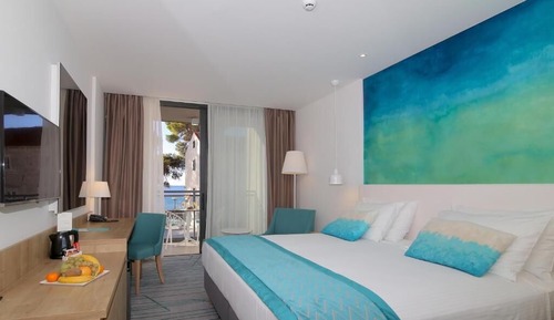 Superior Double or Twin Room, Balcony, Partial Sea View