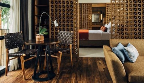 Suite, 1 King Bed (Canopy)