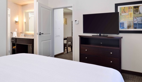 Suite, 1 King Bed, Accessible, Non Smoking (Hearing)