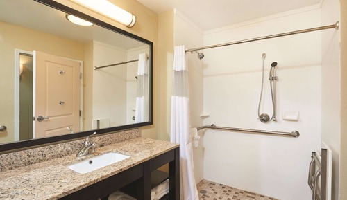 Deluxe Suite, 1 King Bed, Non Smoking (Mobility/Hearing Impaired Accessible)