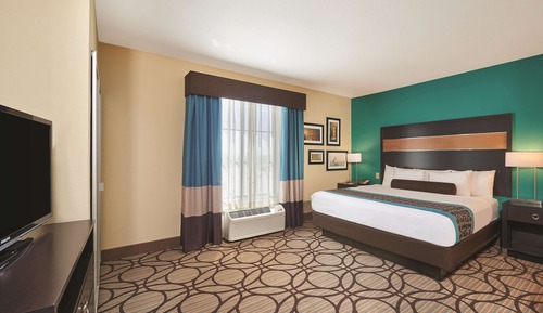 Deluxe Suite, 1 King Bed, Non Smoking
