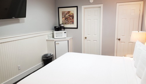 Standard Room, 1 King Bed