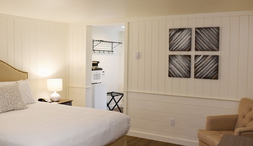 Standard Room, 1 Queen Bed