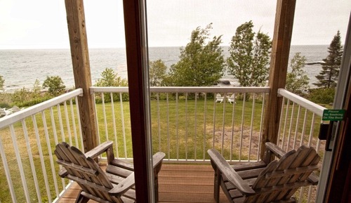 Standard Room, 1 King Bed, Lake View