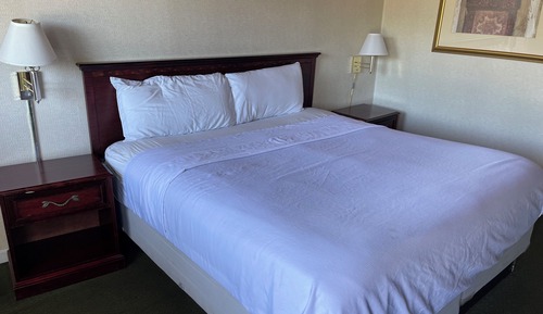 Standard Room, 1 King Bed