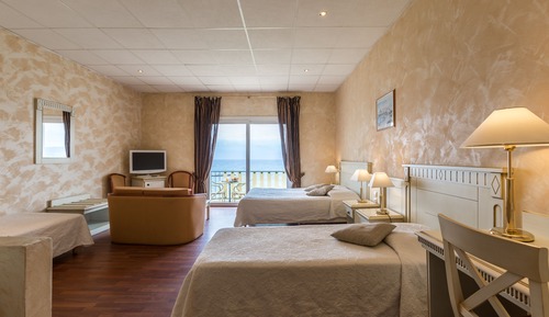 Family Room, Balcony