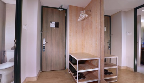 Deluxe Pool Access Room