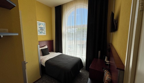 Economy Single Room