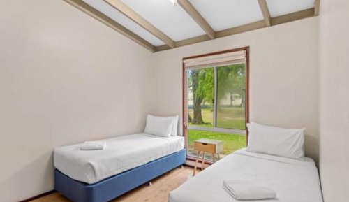 Standard 2 Bedroom Cabin - Sleeps 4