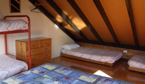 One Bedroom Motel Unit (1x Double, 1x Bunk and 2x Rollaway Beds)