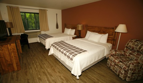 Lodge 2 Queen beds (No Pets)