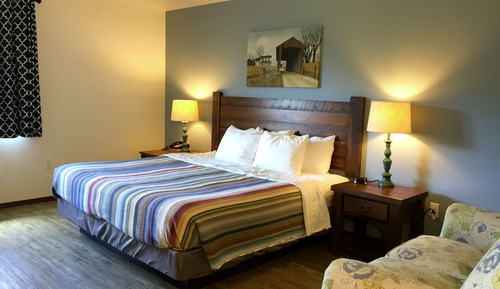 Lodge King Bed (No Pet)