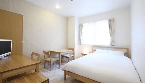 One Double Bed, Non Smoking (daily towel change and garbage pickup, housekeeping every 3 nights)