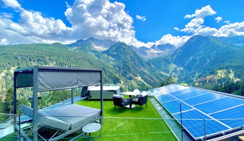 Panoramic Room
