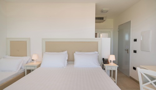 Triple Room (Front Sea View (2+1))