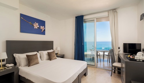 Superior Room (Front Sea View)