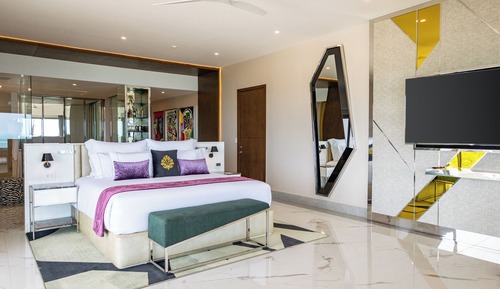 Ultra Two Bedroom Corner Suite Ocean Front