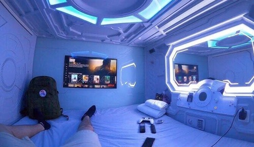 Capsule