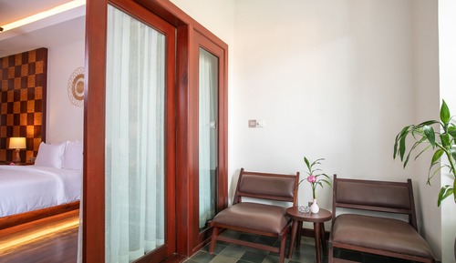 Mera Suite Pool View