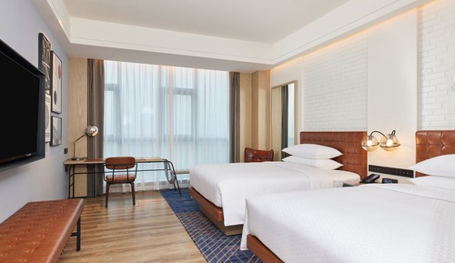 Superior Room, 2 Twin Beds, City View