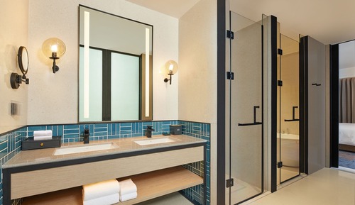Premium Suite, 1 King Bed, City View