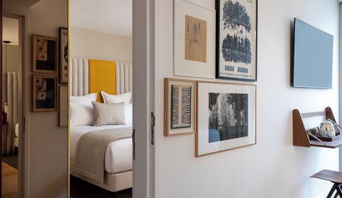 Family Room, Connecting Rooms