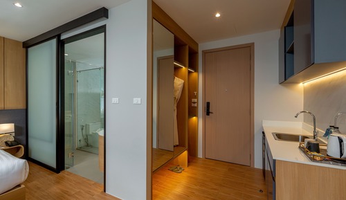 Deluxe Room, 1 King Bed, Pool Access