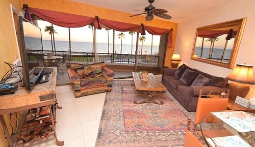 Deluxe Condo