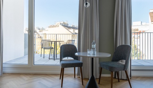 XL Studio, Kitchen, Terrace and AC