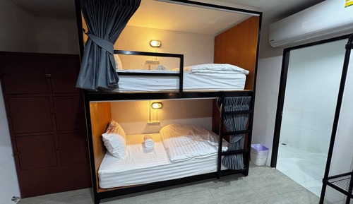 6 Bed Mixed Dorm Room Ensuite (Room #3)