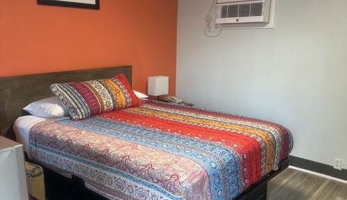 Queen Room - Nonsmoking