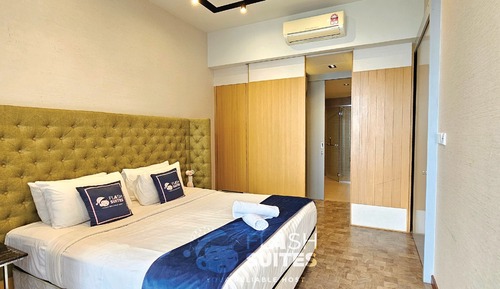 Honeymoon Suite