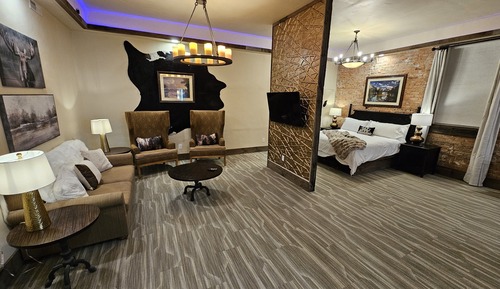 Deluxe Studio Suite