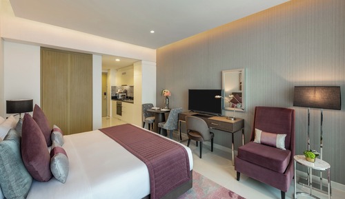 Basic Studio, 1 King Bed, Canal View