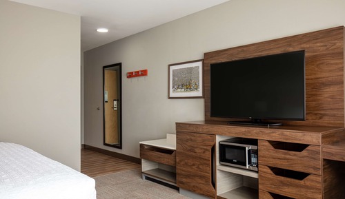Room, 1 King Bed, Accessible, Bathtub
