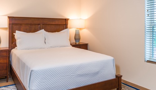 Room 405 – One bedroom suite