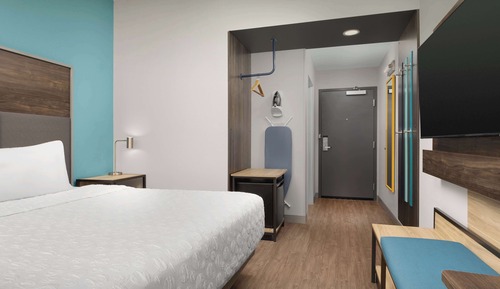 Room, 1 King Bed (Hearing)